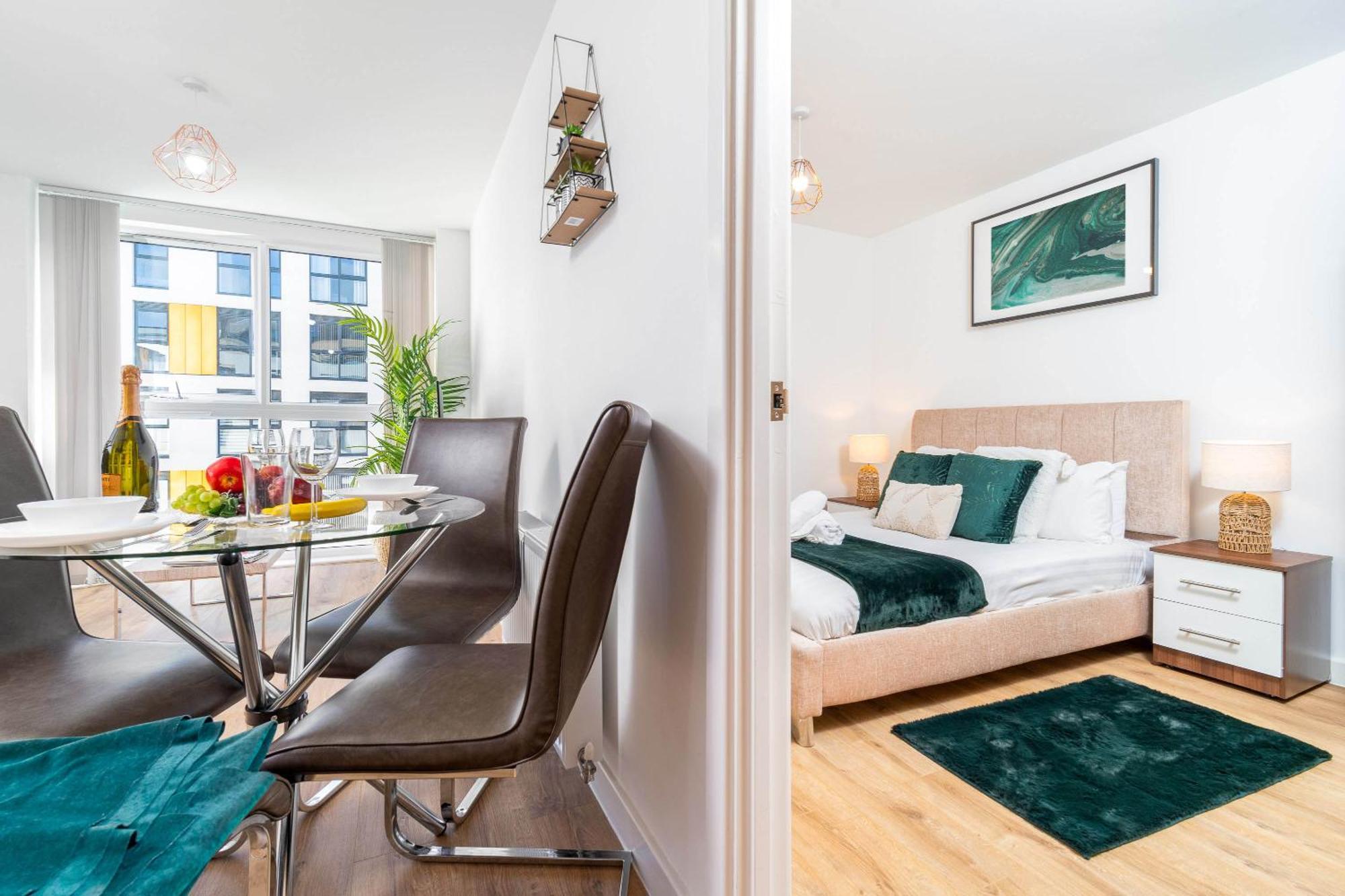 Centre - 2 Bedroom - Secure Parking - Rated 302h * Birmingham