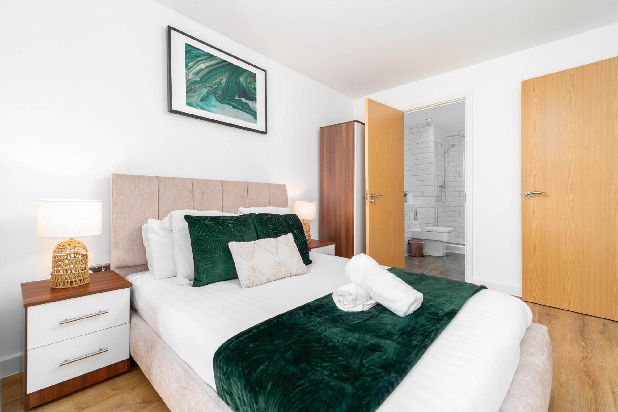 Centre - 2 Bedroom - Secure Parking - Rated 302h Apartment Birmingham