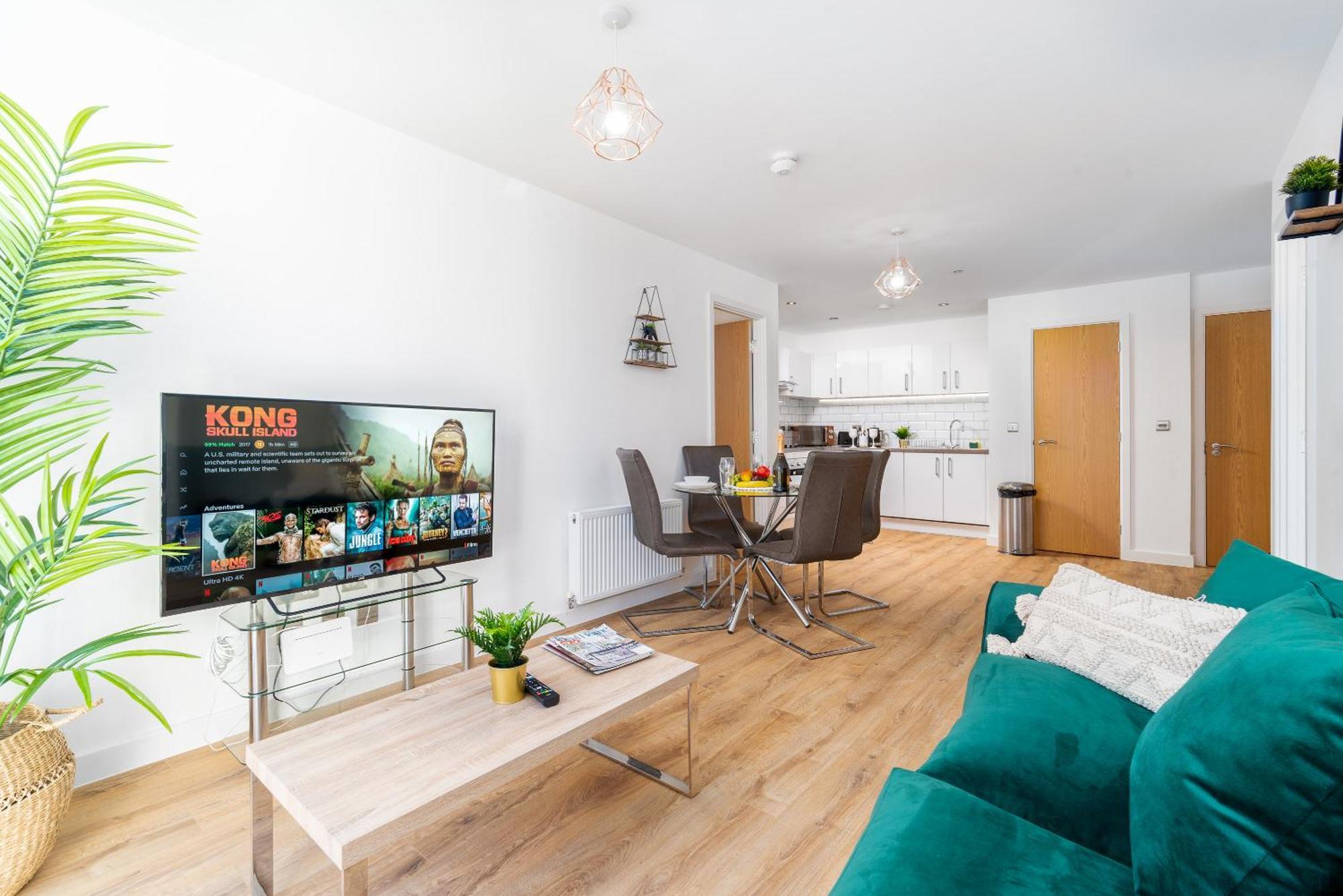 Apartment Centre - 2 Bedroom - Secure Parking - Rated 302h